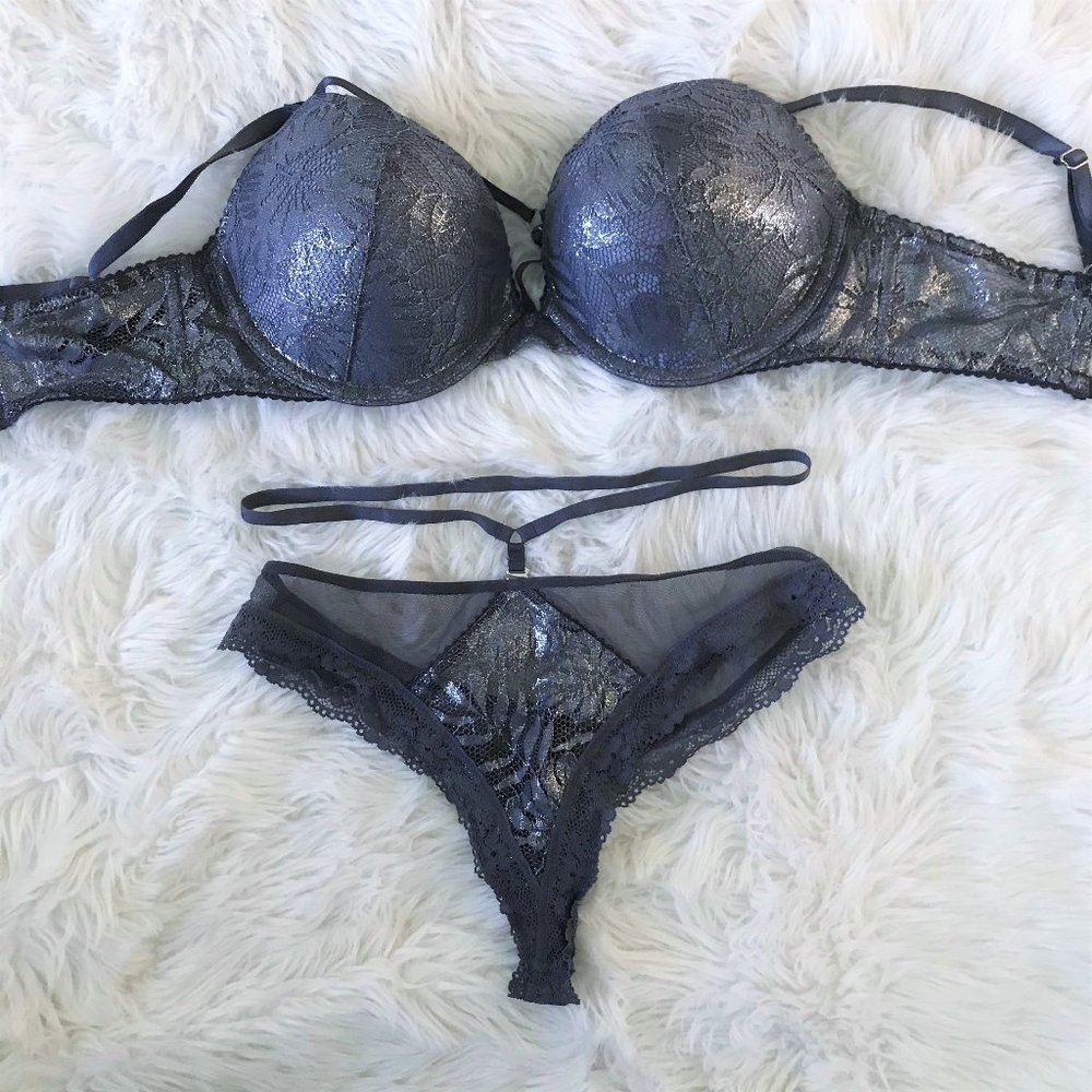 ❗️DONATING TMRW Victoria 's Secret lingerie set